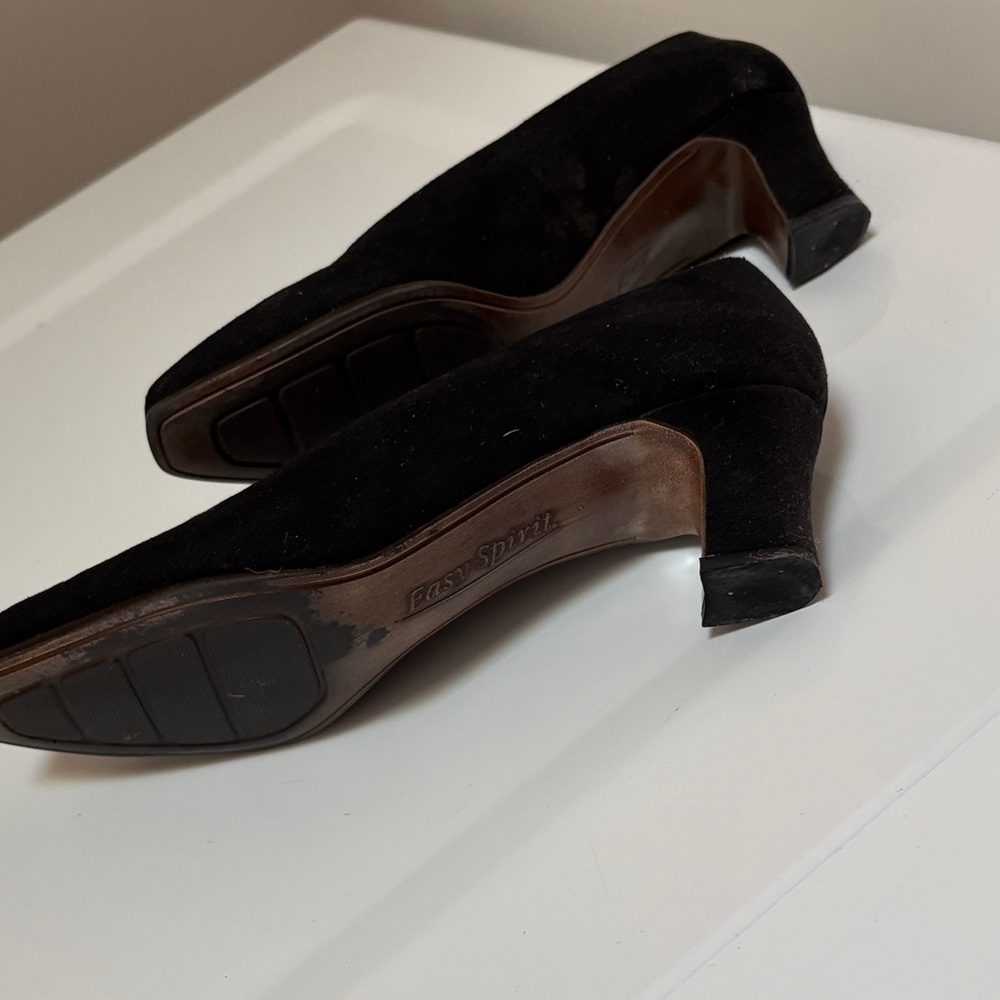 Easy Spirit Elegant Black Heels - Picture 7 of 8